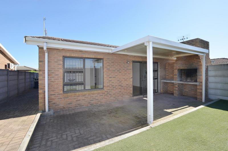 To Let 2 Bedroom Property for Rent in Sonstraal Heights Western Cape